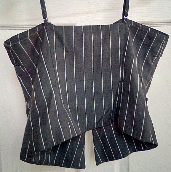 Forever 21 Contemporary Sleeveless Top - Picture 2 of 3